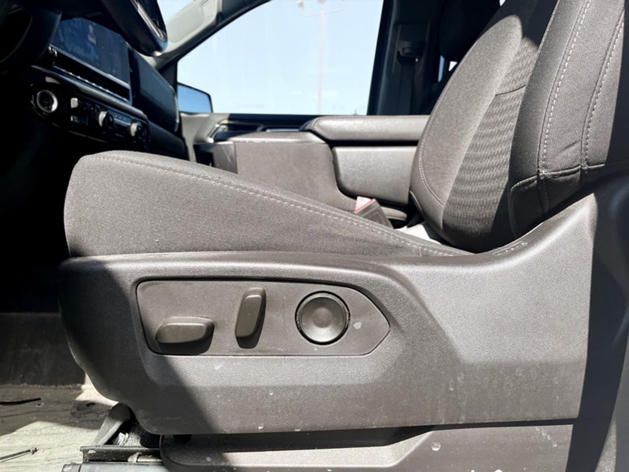 2023 Chevrolet Silverado 1500 LT  **CLEAN CARFAX** Photo