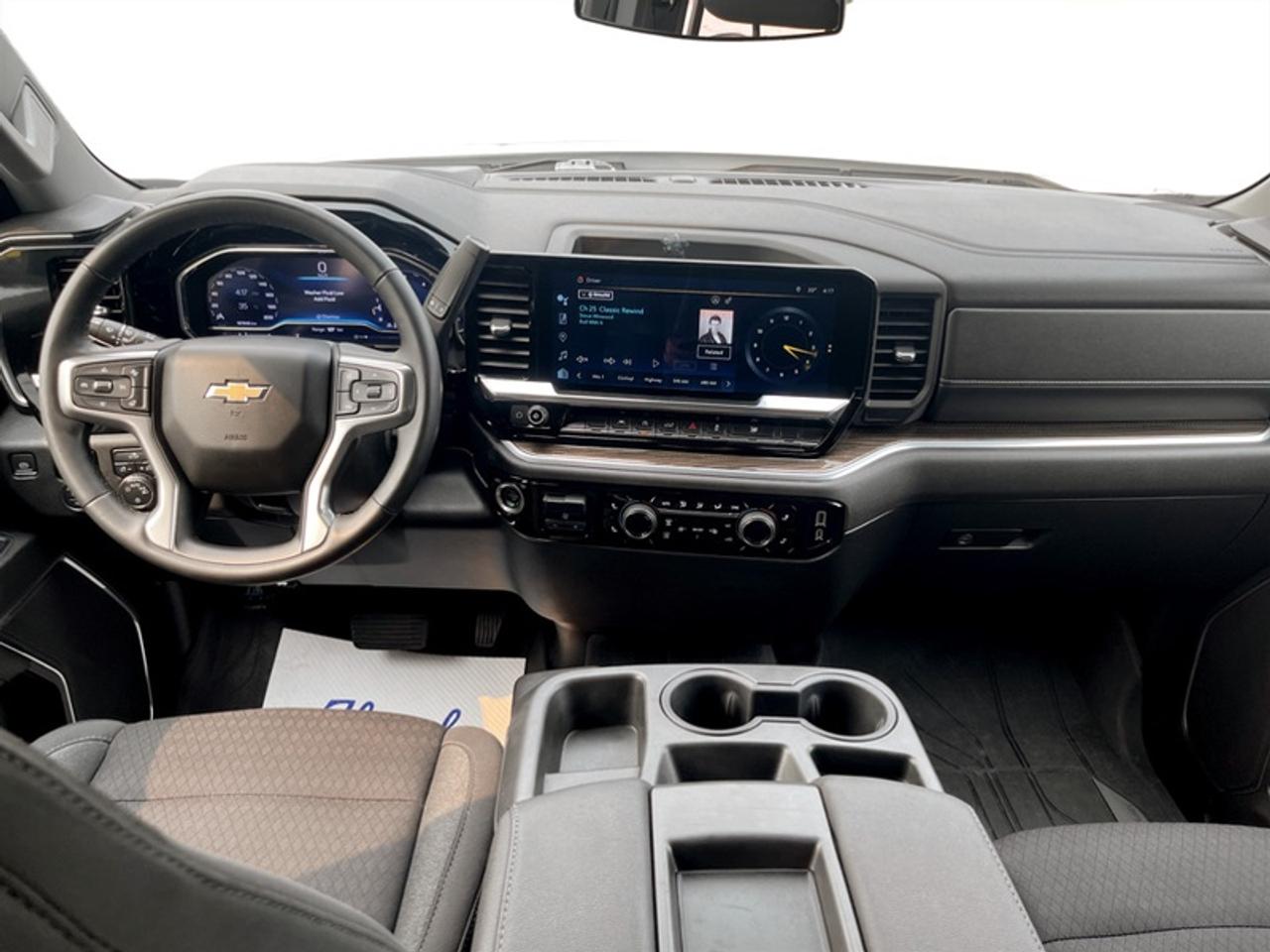 2023 Chevrolet Silverado 1500 LT  **CLEAN CARFAX** Photo