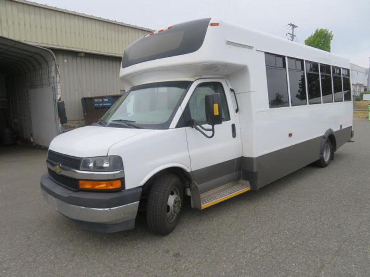 Used 2020 Chevrolet Express G4500 21-Passenger Wheelchair Accessible Bus for sale in Burnaby, BC