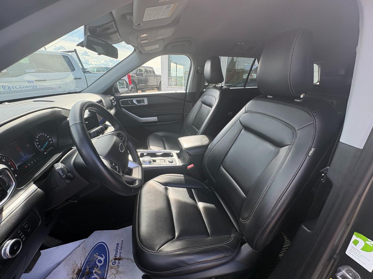 2022 Ford Explorer XLT Photo4
