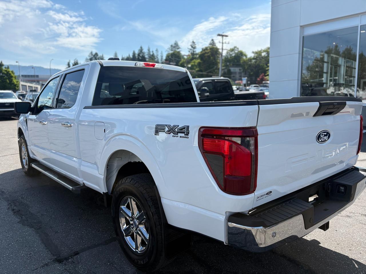 2025 Ford F-150 XLT Photo2