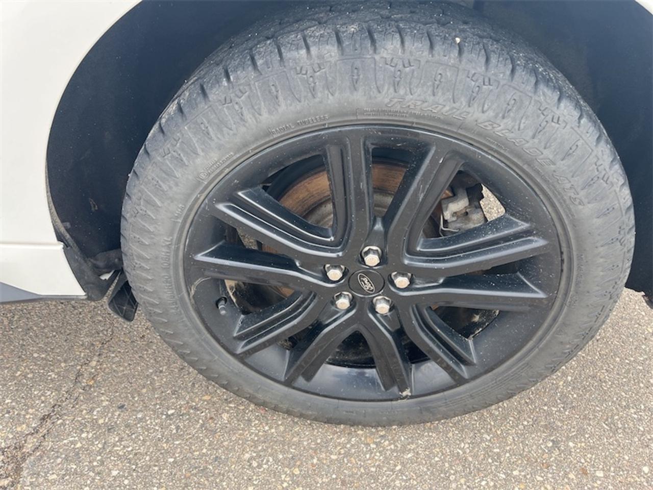 2021 Ford Edge  Photo5