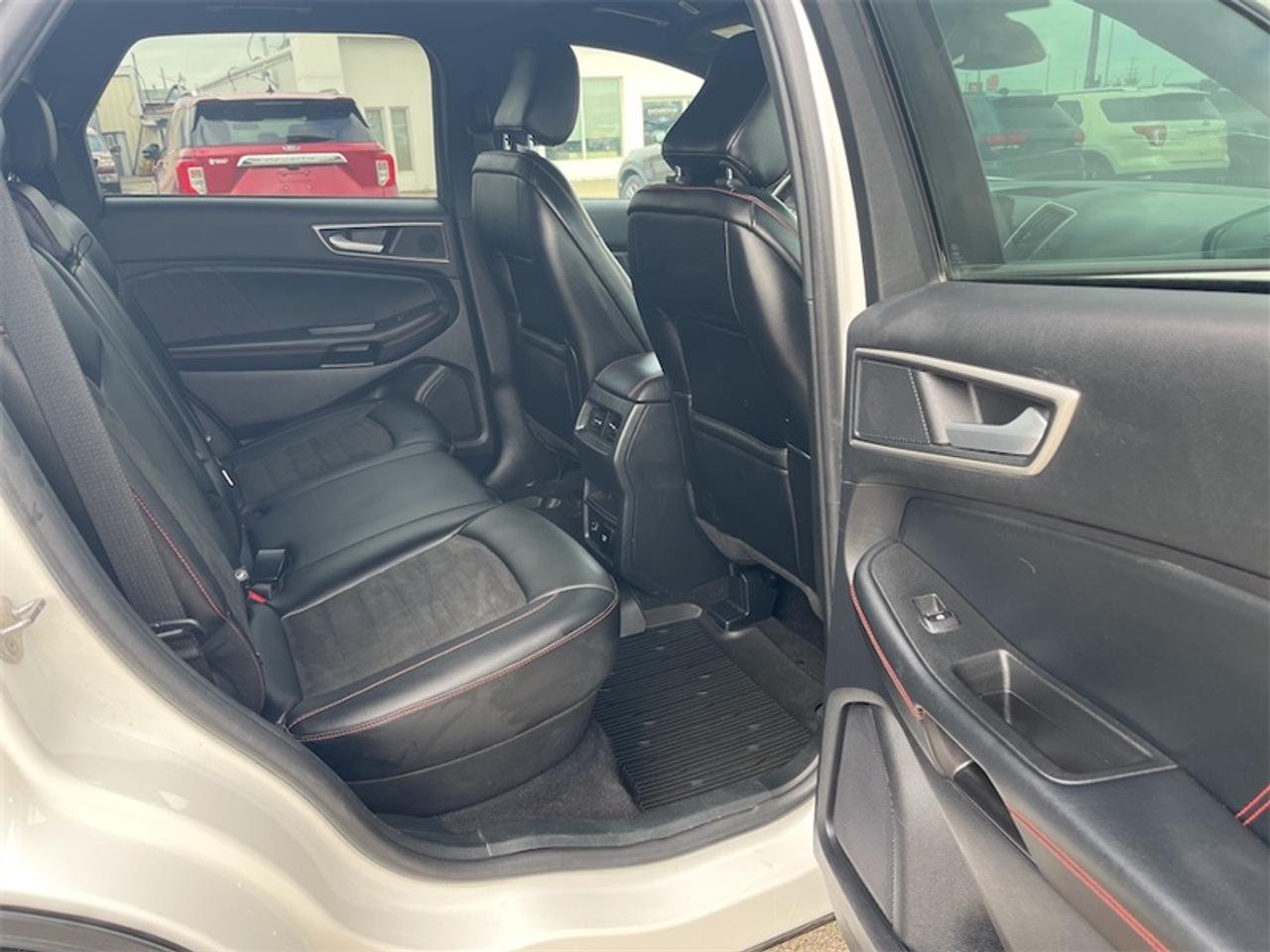 2021 Ford Edge  Photo5
