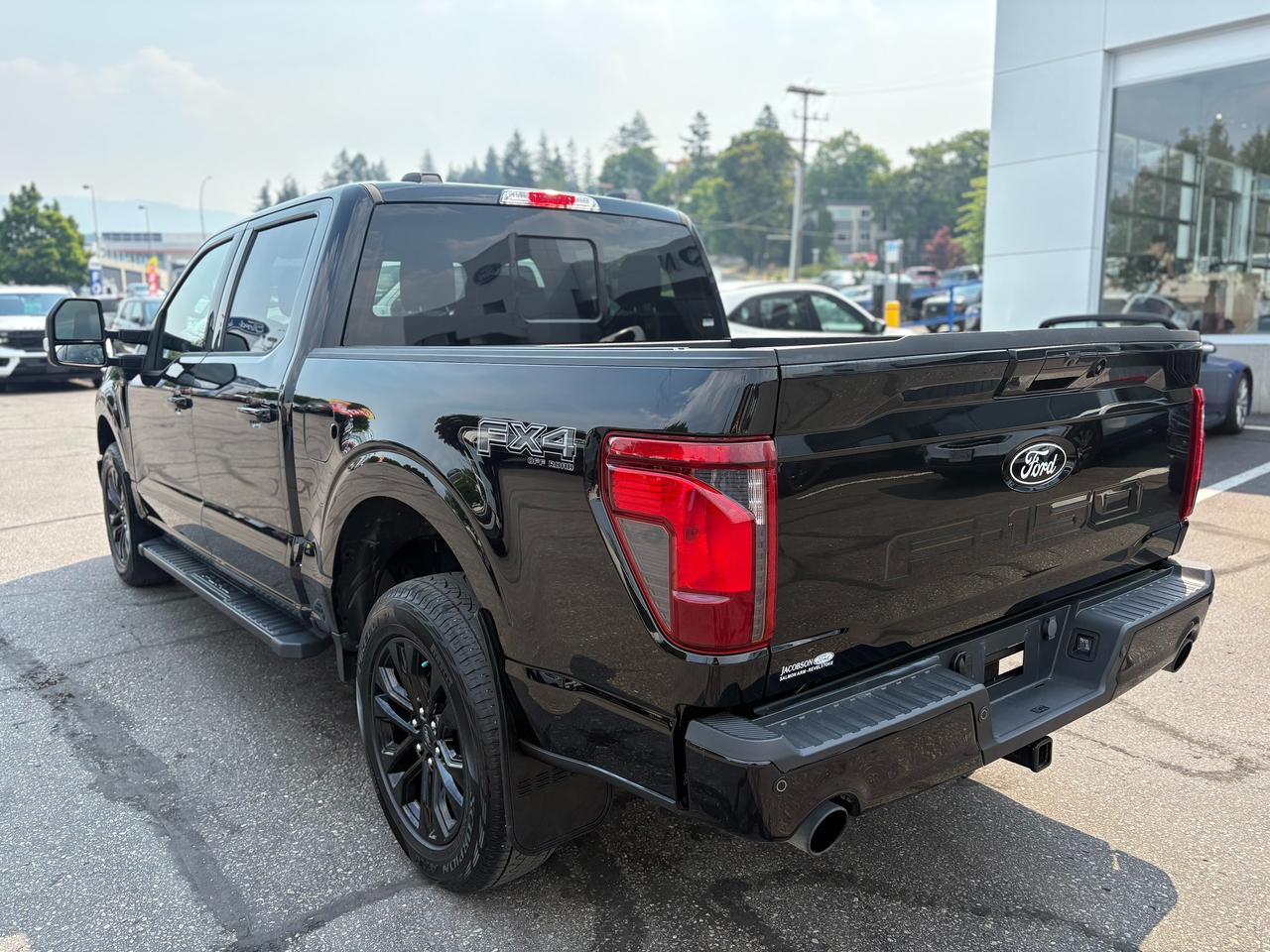 2024 Ford F-150 XLT Photo2