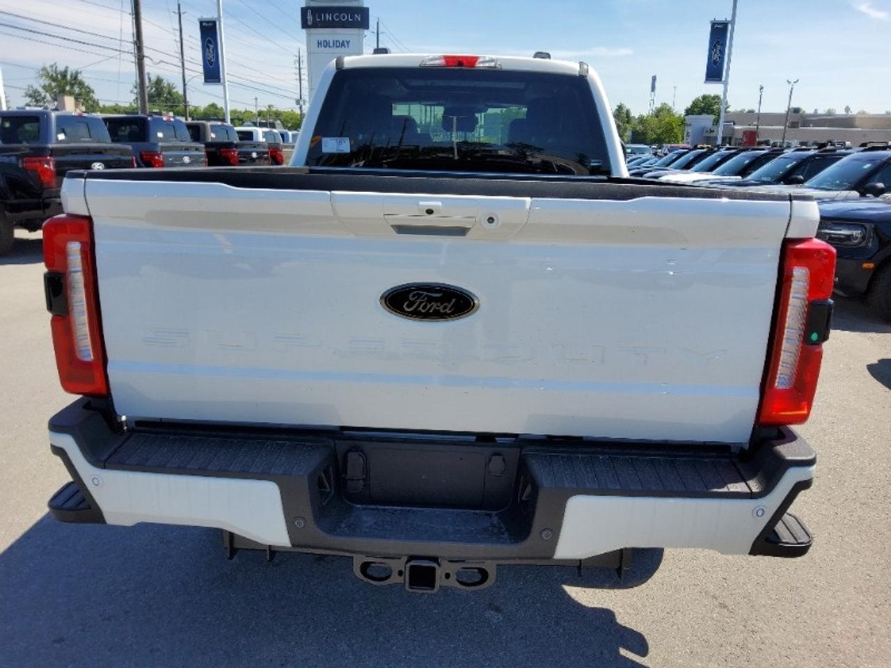 2026 Ford F-350 Super Duty SRW Lariat Photo