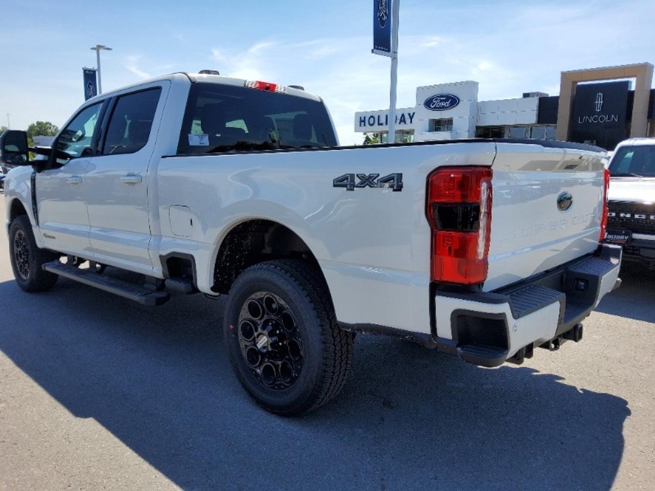 2026 Ford F-350 Super Duty SRW Lariat Photo