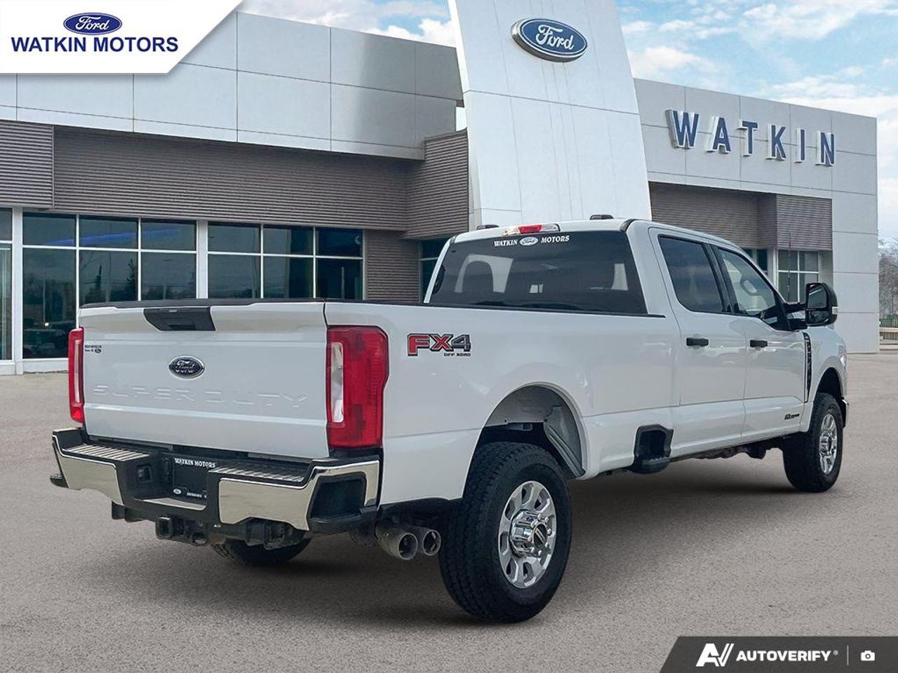 2024 Ford F-350 SuperCrew 4X4 XLT 6.7L POWER STROKE 176"WB Photo4