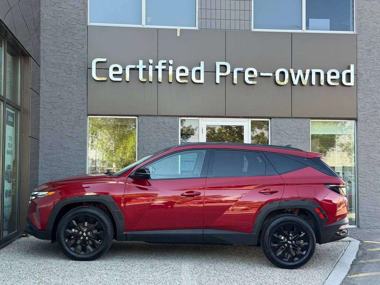 Used 2022 Hyundai Tucson URBAN w/ PANORAMIC ROOF / LEATHER / AWD for sale in Calgary, AB