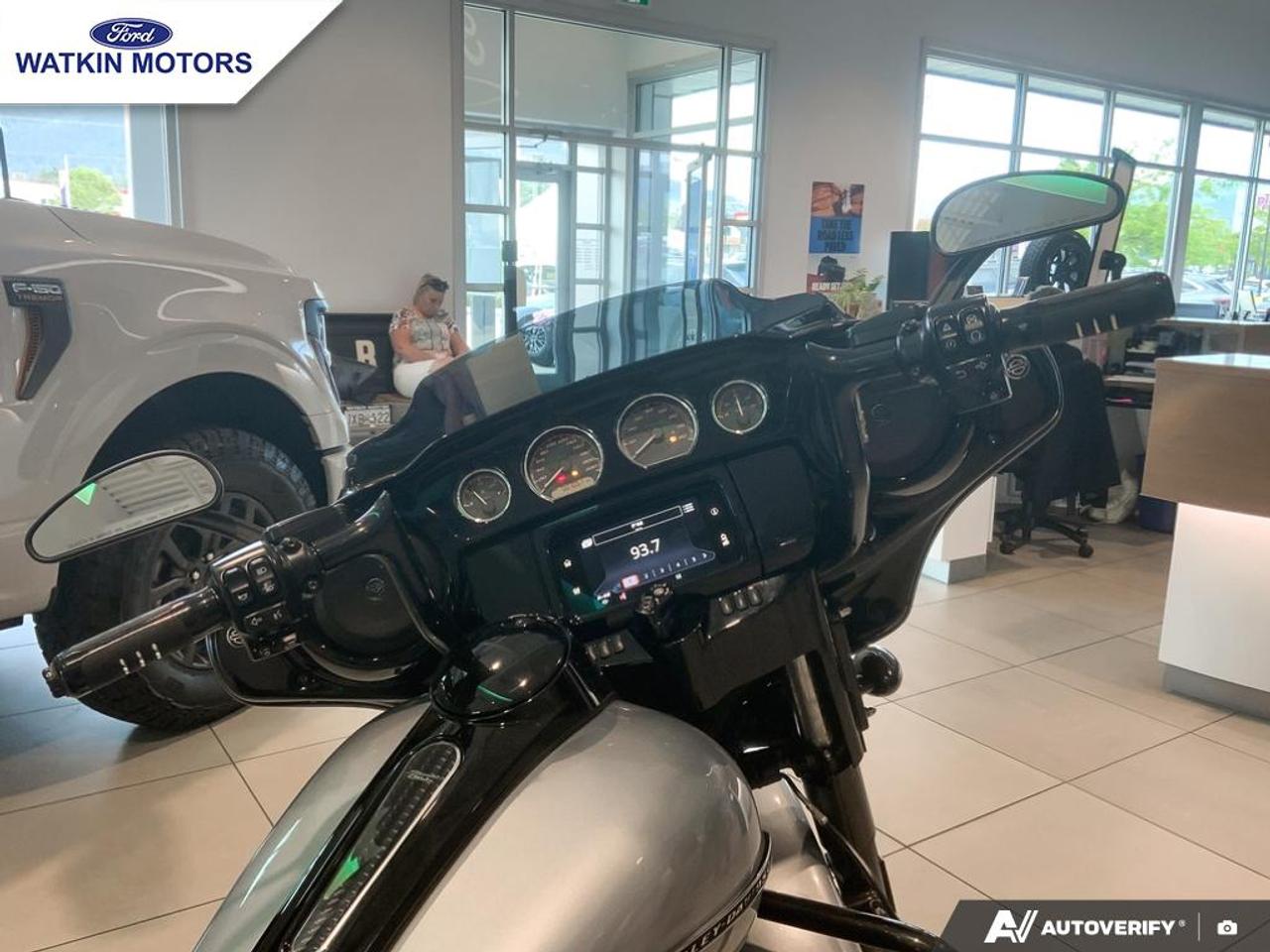 2019 Harley-Davidson Street Glide Special FLHXS Photo16