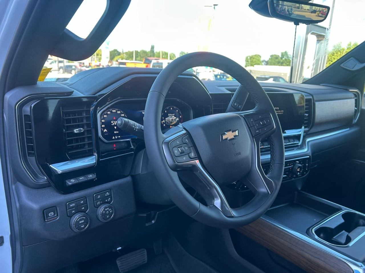 2026 Chevrolet Silverado 3500HD 4WD Crew Cab Long Box High Country Photo
