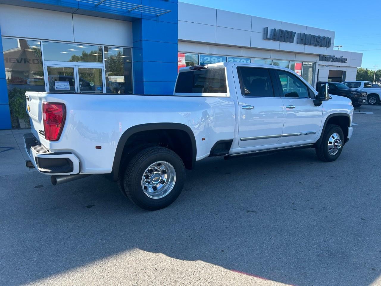 2026 Chevrolet Silverado 3500HD 4WD Crew Cab Long Box High Country Photo