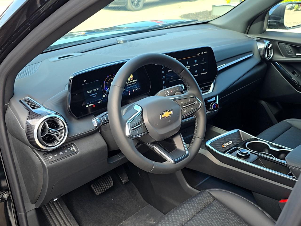 2027 Chevrolet Equinox AWD LT Photo3