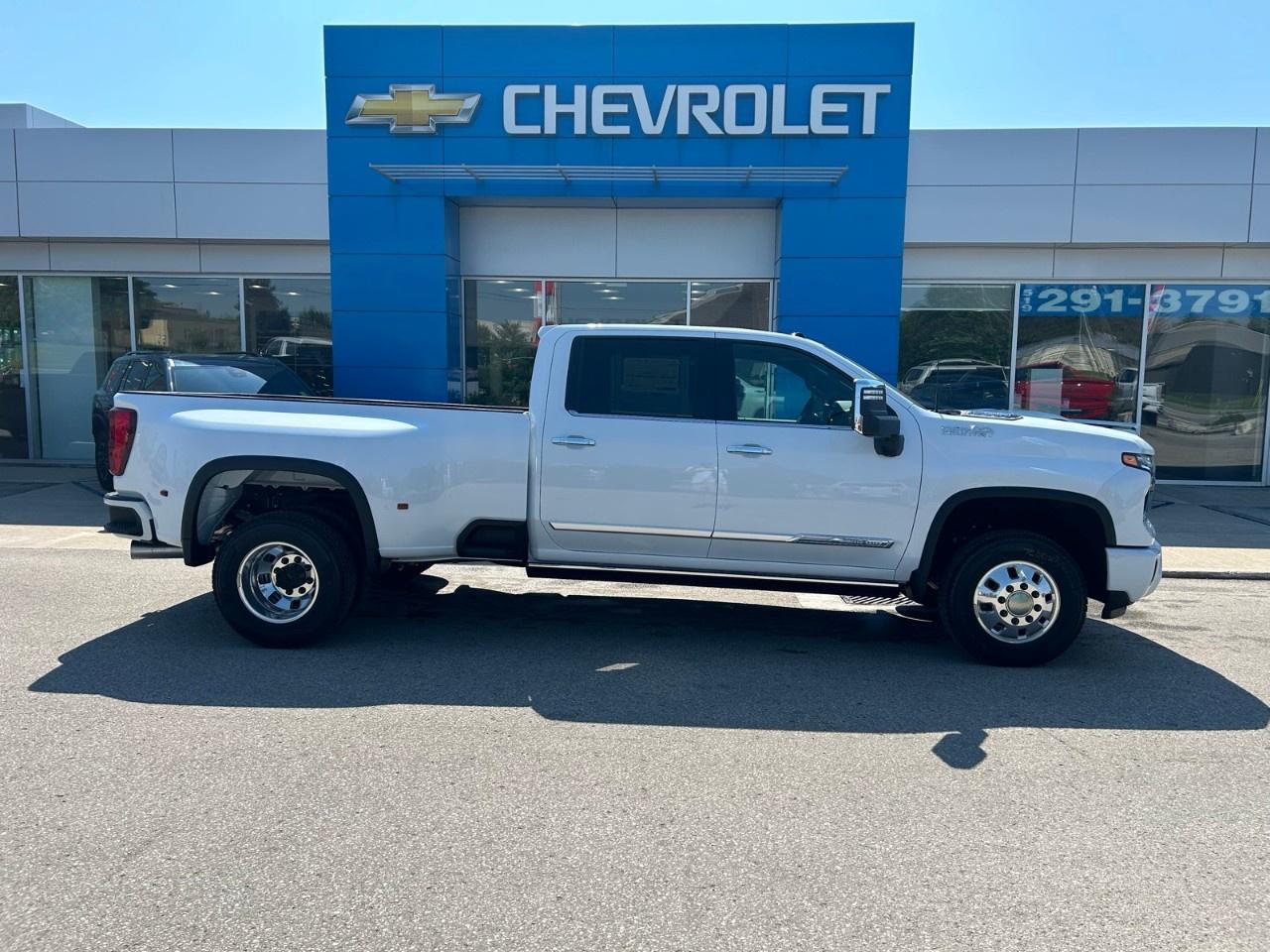 2026 Chevrolet Silverado 3500HD 4WD Crew Cab Long Box High Country Photo5