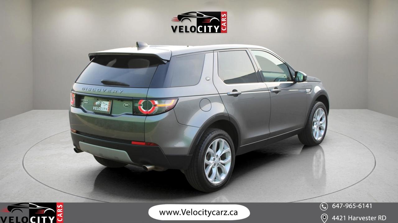 2017 Land Rover Discovery Sport HSE Photo