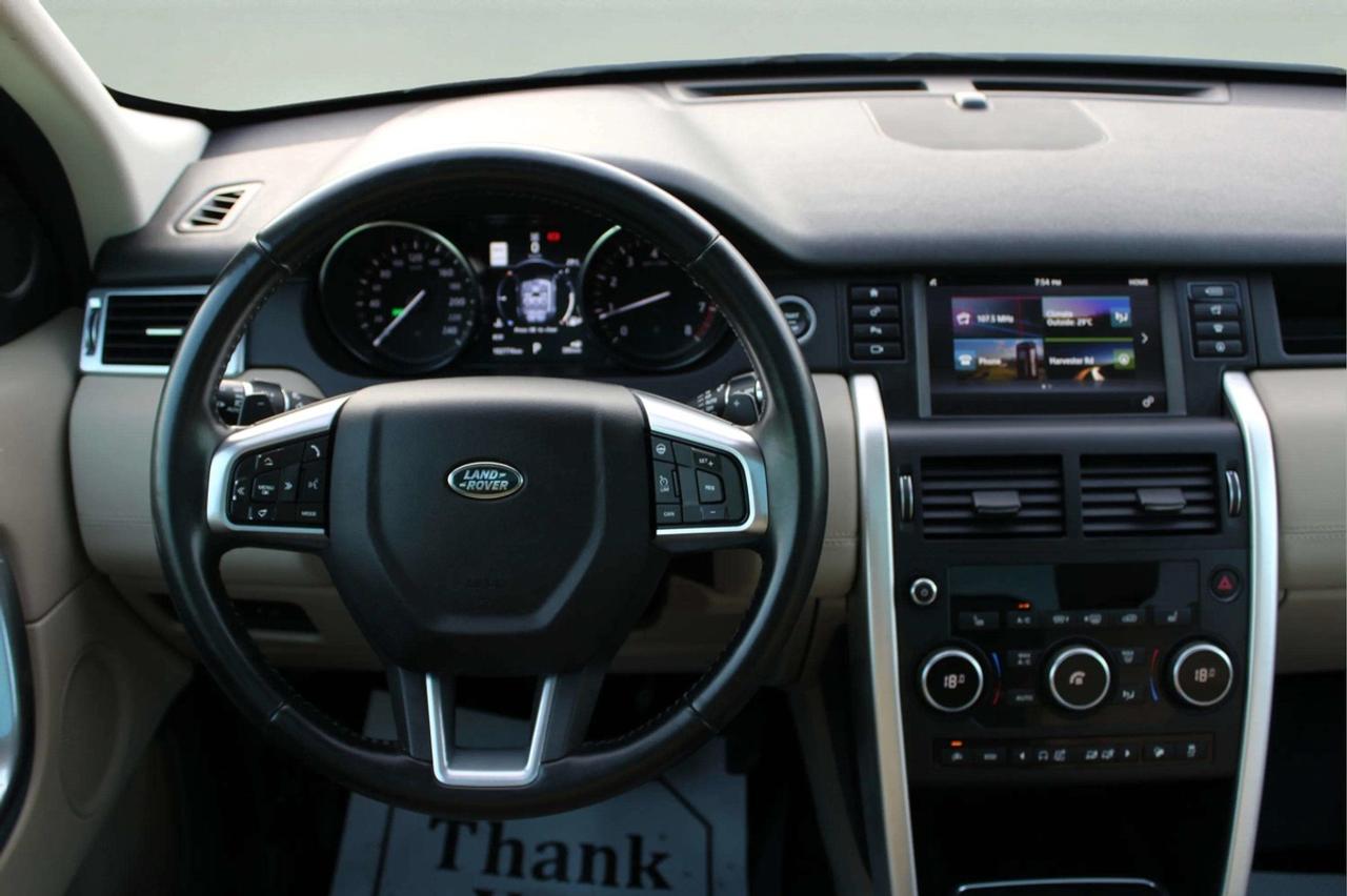 2017 Land Rover Discovery Sport HSE Photo