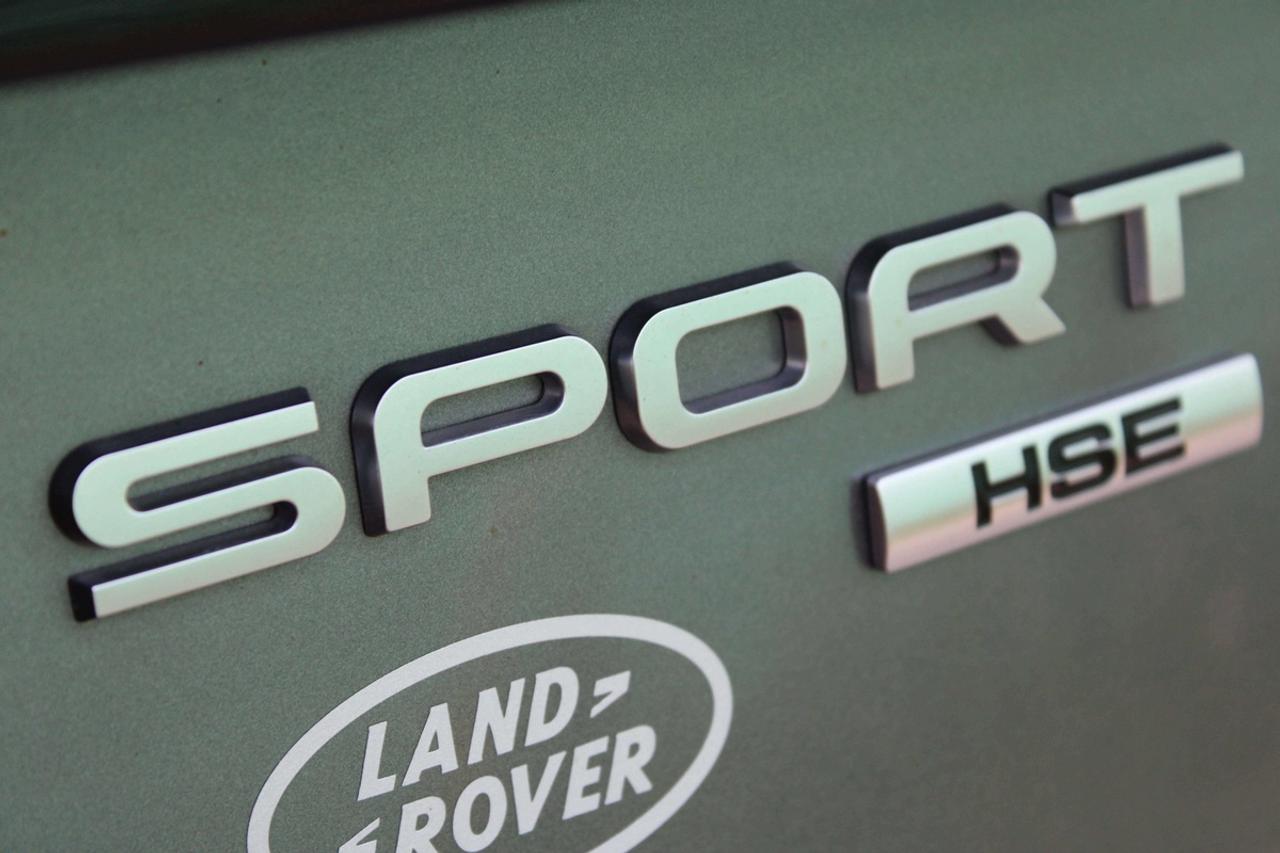 2017 Land Rover Discovery Sport HSE Photo