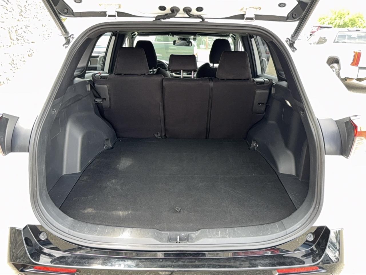 2023 Toyota RAV4 Prime SE Photo