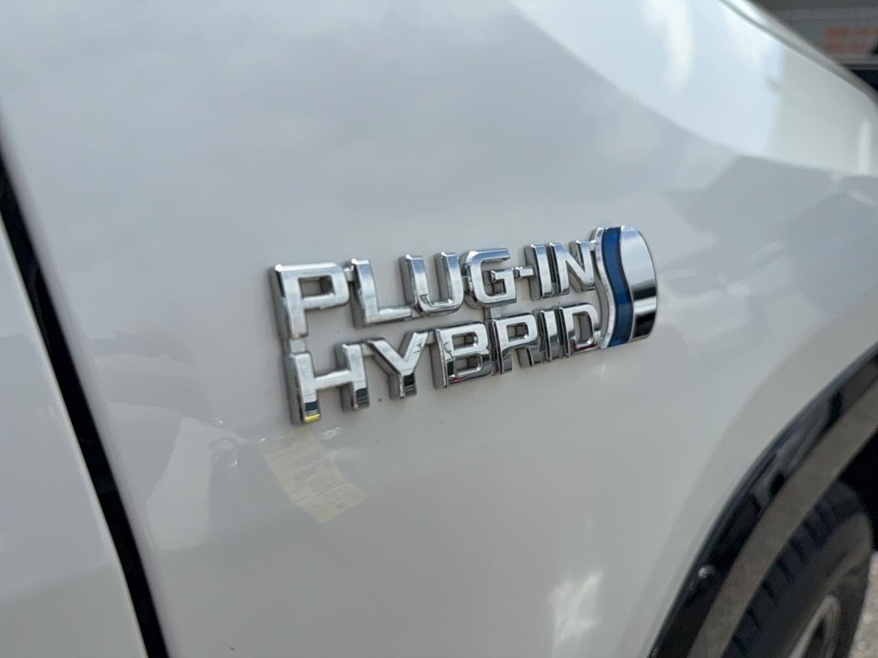 2023 Toyota RAV4 Plug-In Hybrid SE Photo