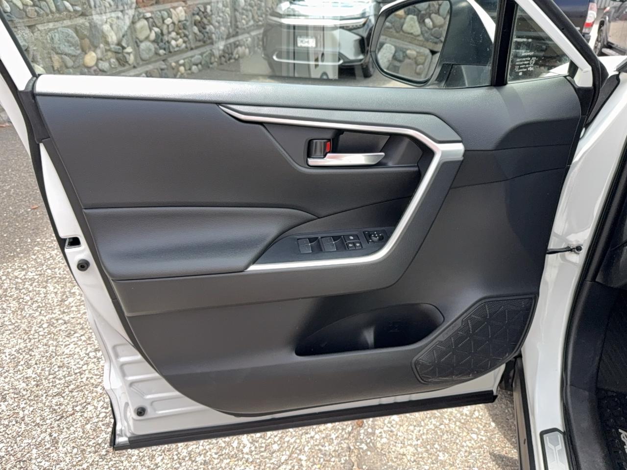2023 Toyota RAV4 Prime SE Photo