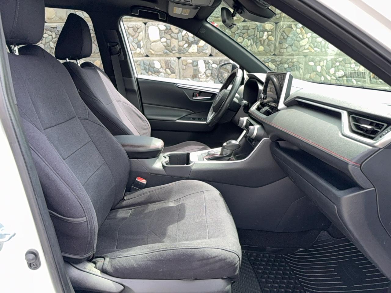 2023 Toyota RAV4 Plug-In Hybrid SE Photo