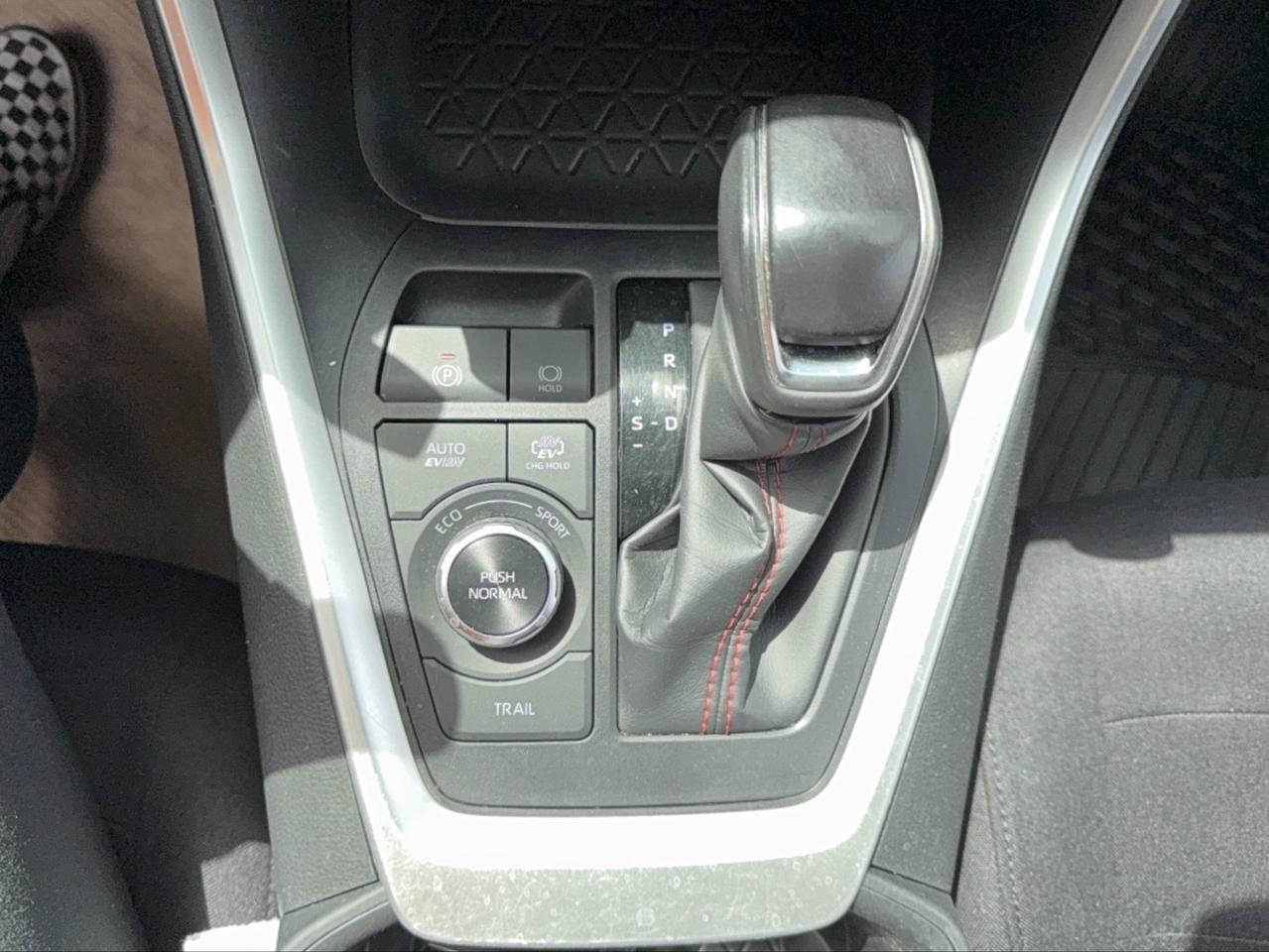 2023 Toyota RAV4 Prime SE Photo
