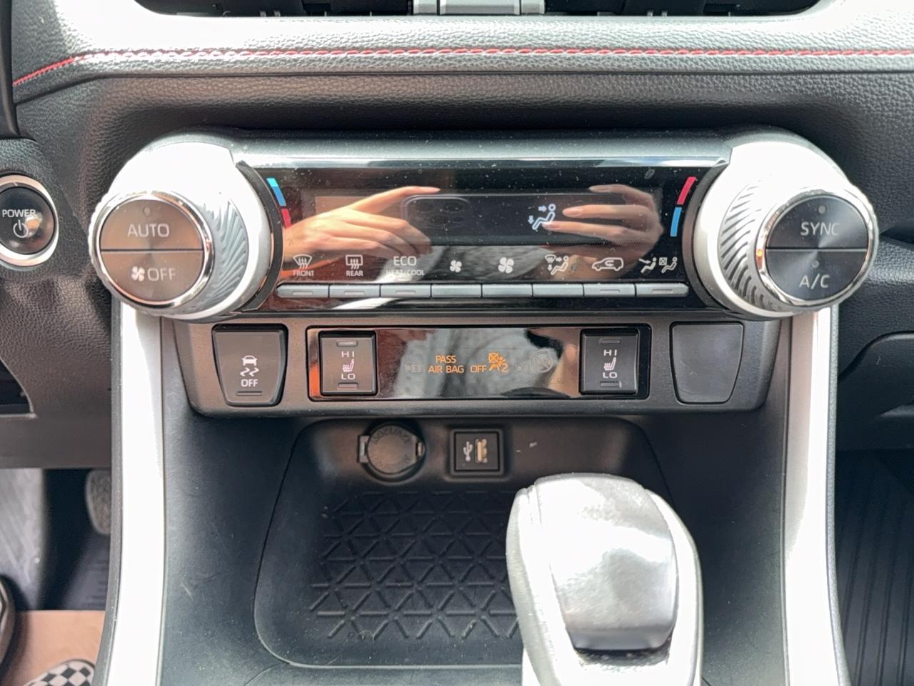 2023 Toyota RAV4 Prime SE Photo