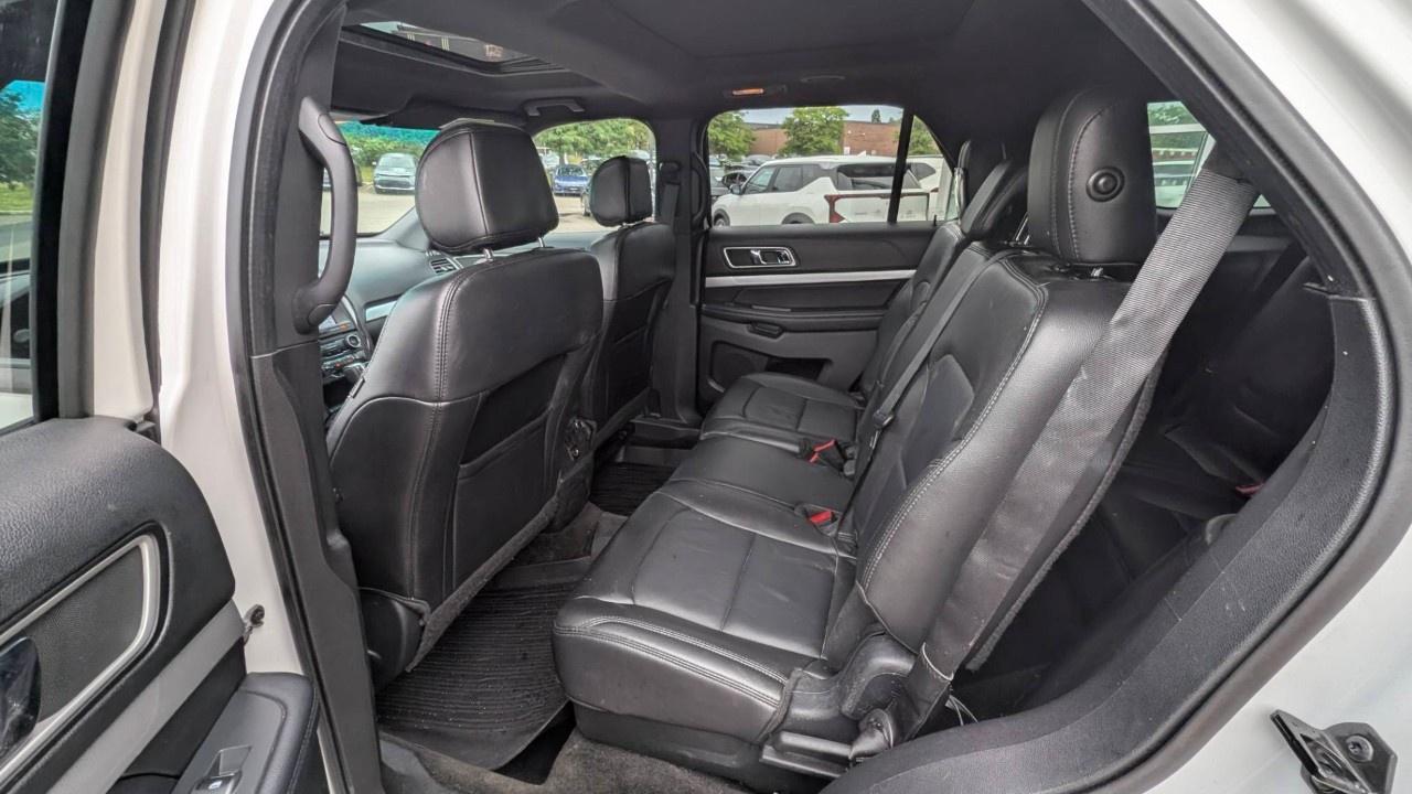 2017 Ford Explorer FWD 4dr XLT Photo
