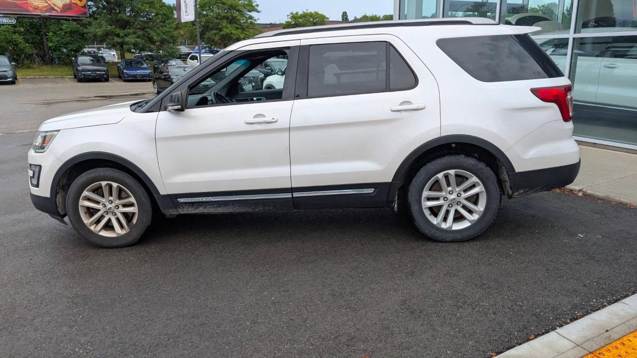 2017 Ford Explorer FWD 4dr XLT Photo
