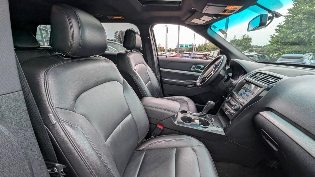 2017 Ford Explorer FWD 4dr XLT Photo