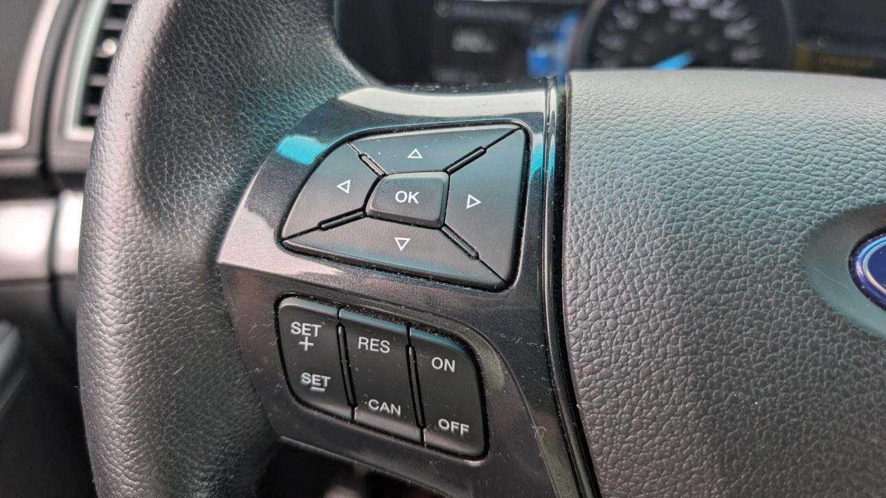2017 Ford Explorer FWD 4dr XLT Photo
