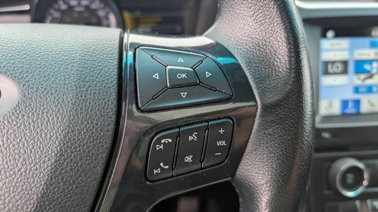 2017 Ford Explorer FWD 4dr XLT Photo