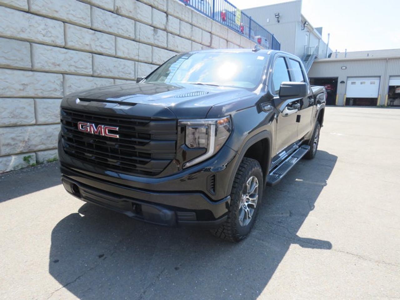 4WD Crew Cab 147 Pro, 10-Speed Automatic, Gas V8 5.3L/325