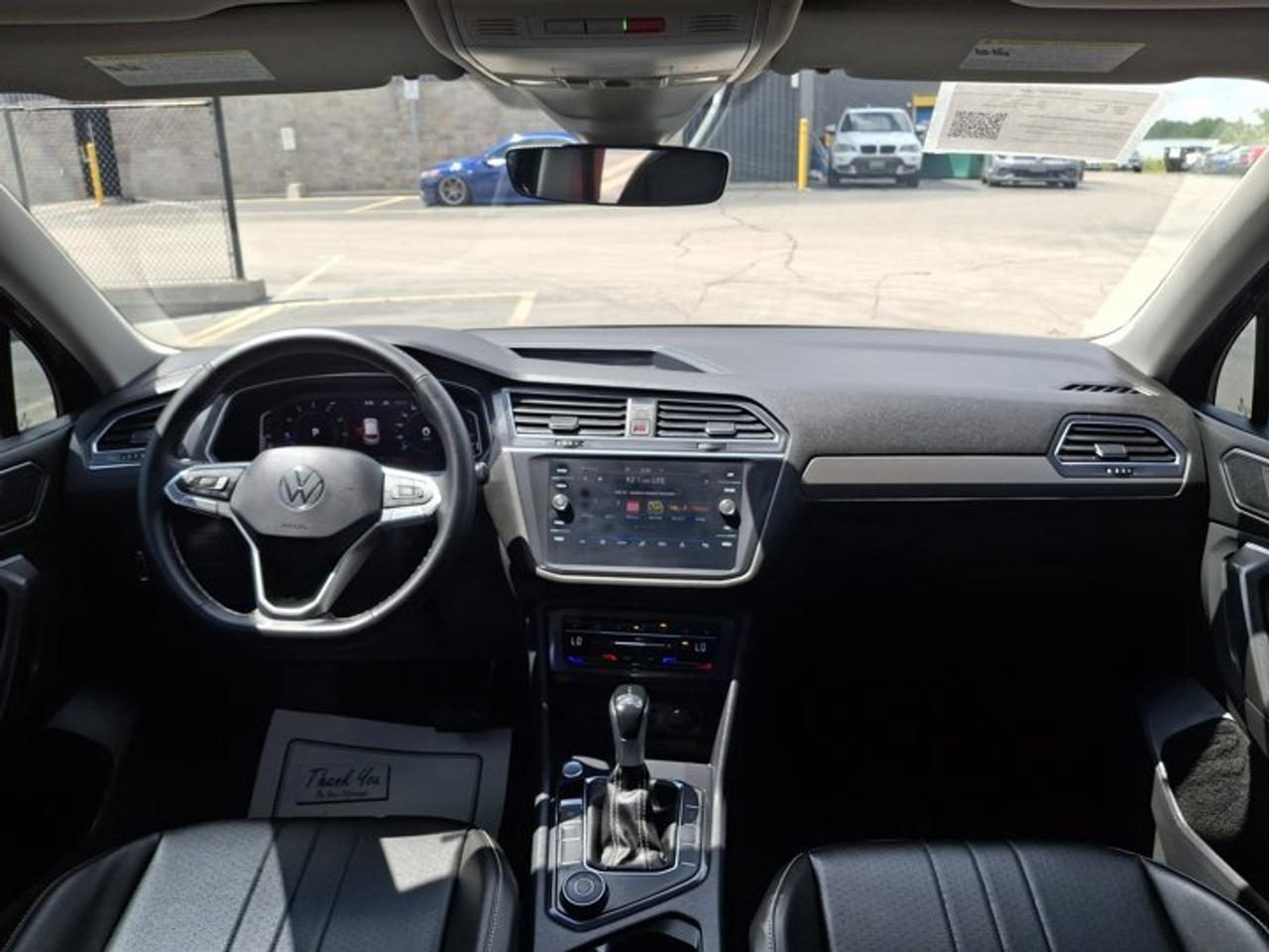 2022 Volkswagen Tiguan Comfortline AWD | Leather | Sunroof | Heated Seats | Remote Start | Wireless Carplay | and More! Photo