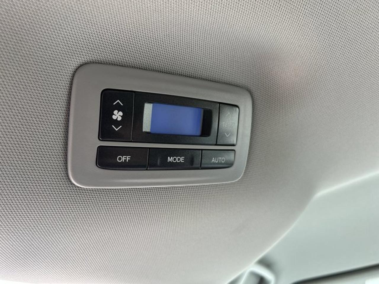 2018 Toyota Sienna LE AWD | No Accidents Photo