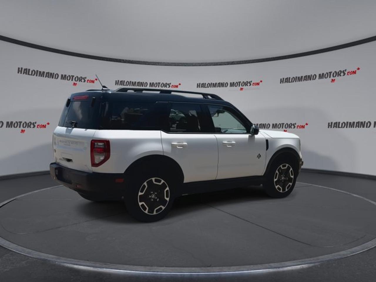 2024 Ford Bronco Sport Outer Banks 4x4 | Heated Steering Wheel Photo