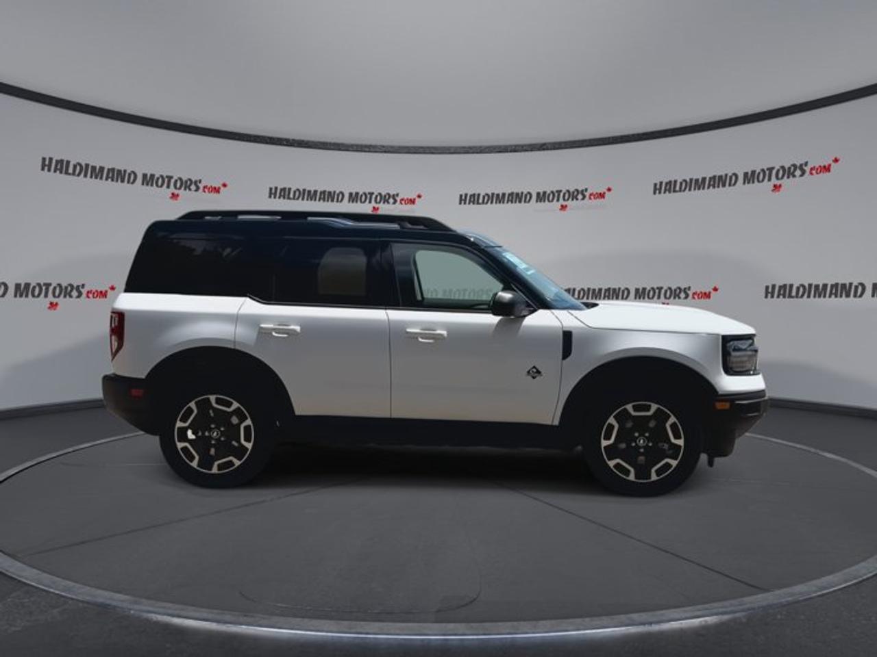 2024 Ford Bronco Sport Outer Banks 4x4 | Heated Steering Wheel Photo