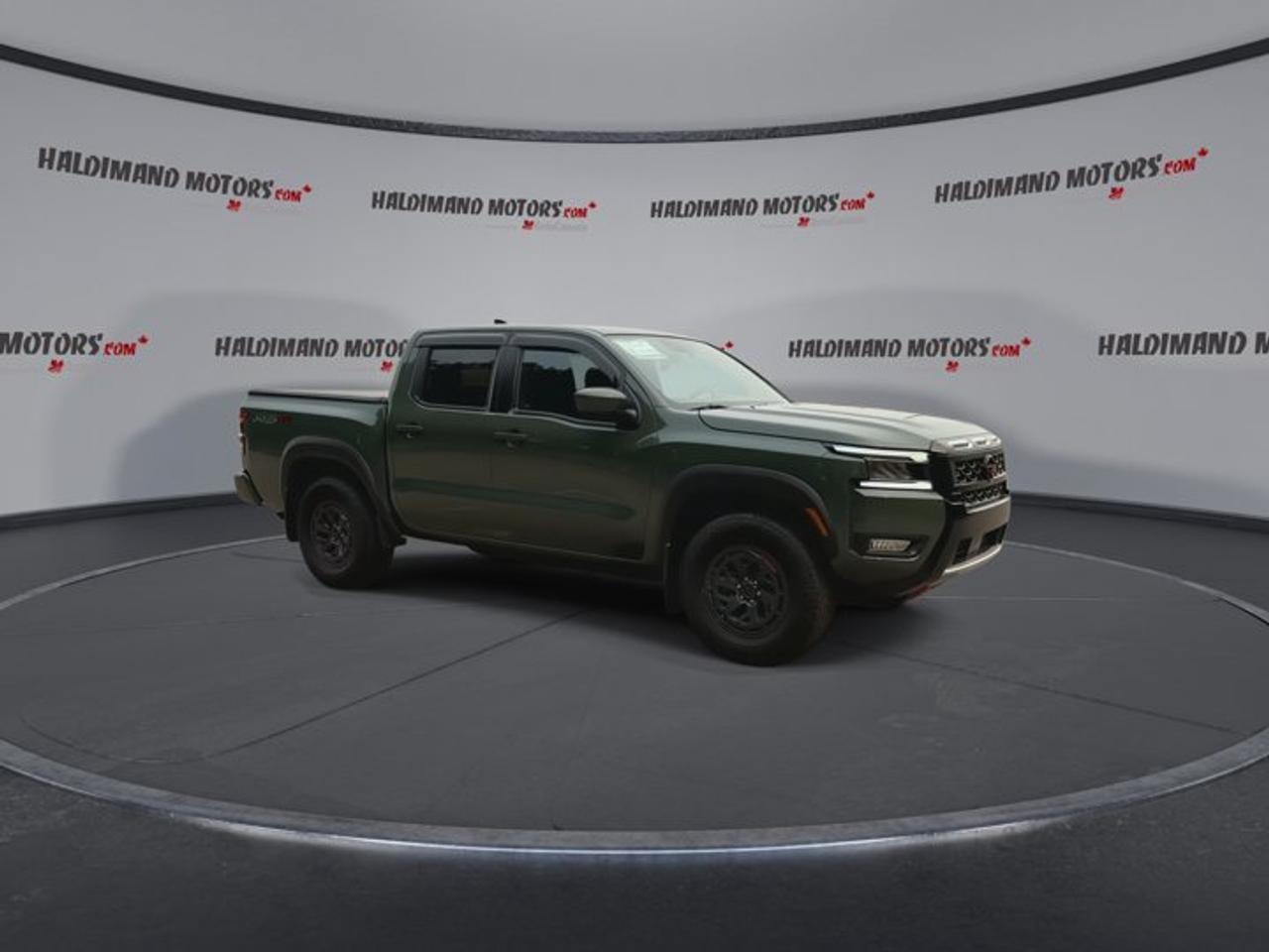 2025 Nissan Frontier PRO-4X Crew Cab 4x4 | No Accidents | Heated Steering Photo