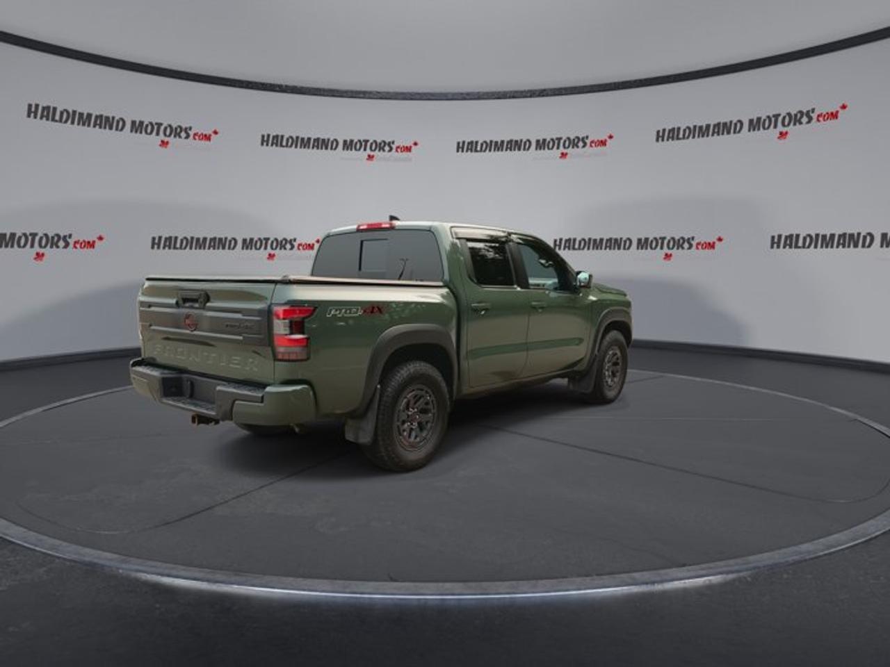2025 Nissan Frontier PRO-4X Crew Cab 4x4 | No Accidents | Heated Steering Photo
