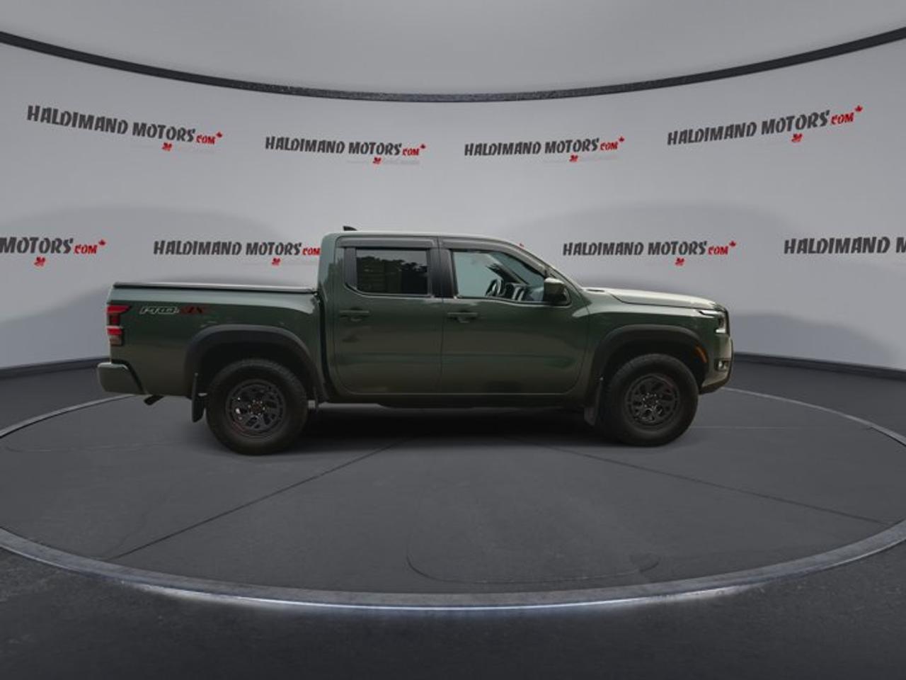 2025 Nissan Frontier PRO-4X Crew Cab 4x4 | No Accidents | Heated Steering Photo
