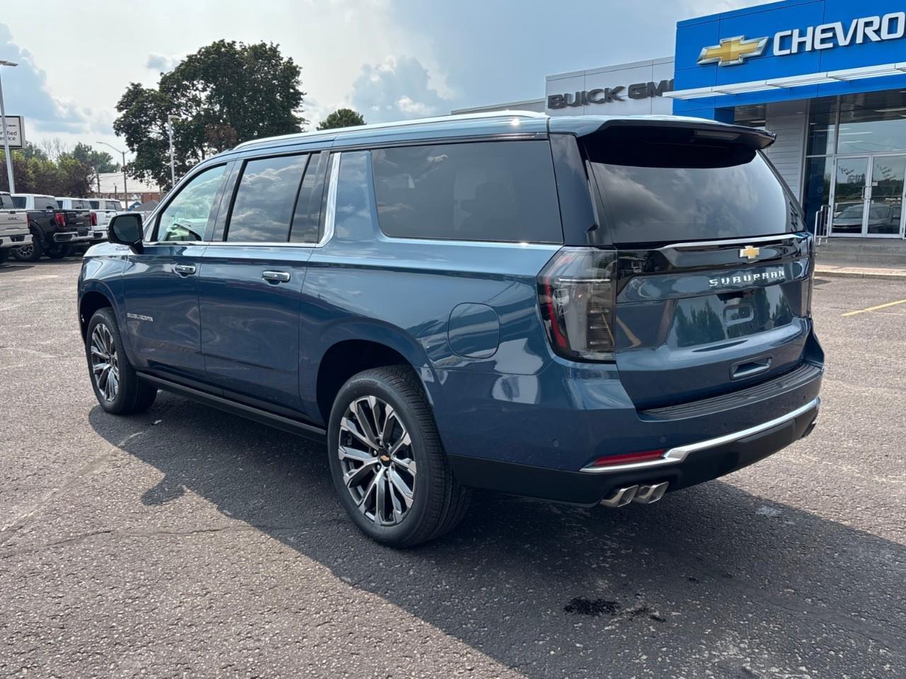 2026 Chevrolet Suburban High Country New Full Size 7 Passenger 4X4 SUV with Heated and Ventilated Front Seats, Heated Second Row Seats, Heated Steering Wheel, Max Trailering Package, Super Cruise Hands Free Driving, Panoramic Sunroof, Dr Photo