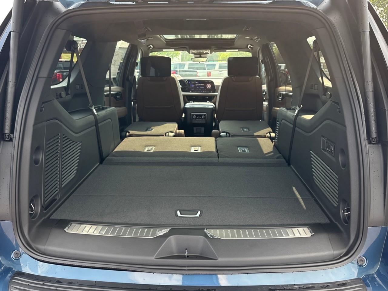 2026 Chevrolet Suburban High Country New Full Size 7 Passenger 4X4 SUV with Heated and Ventilated Front Seats, Heated Second Row Seats, Heated Steering Wheel, Max Trailering Package, Super Cruise Hands Free Driving, Panoramic Sunroof, Dr Photo