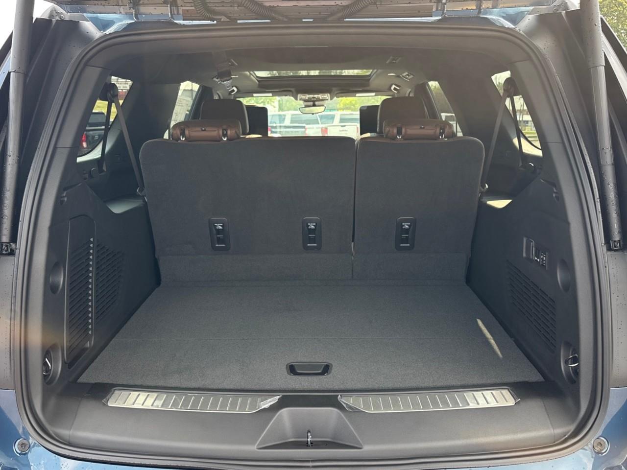 2026 Chevrolet Suburban High Country New Full Size 7 Passenger 4X4 SUV with Heated and Ventilated Front Seats, Heated Second Row Seats, Heated Steering Wheel, Max Trailering Package, Super Cruise Hands Free Driving, Panoramic Sunroof, Dr Photo
