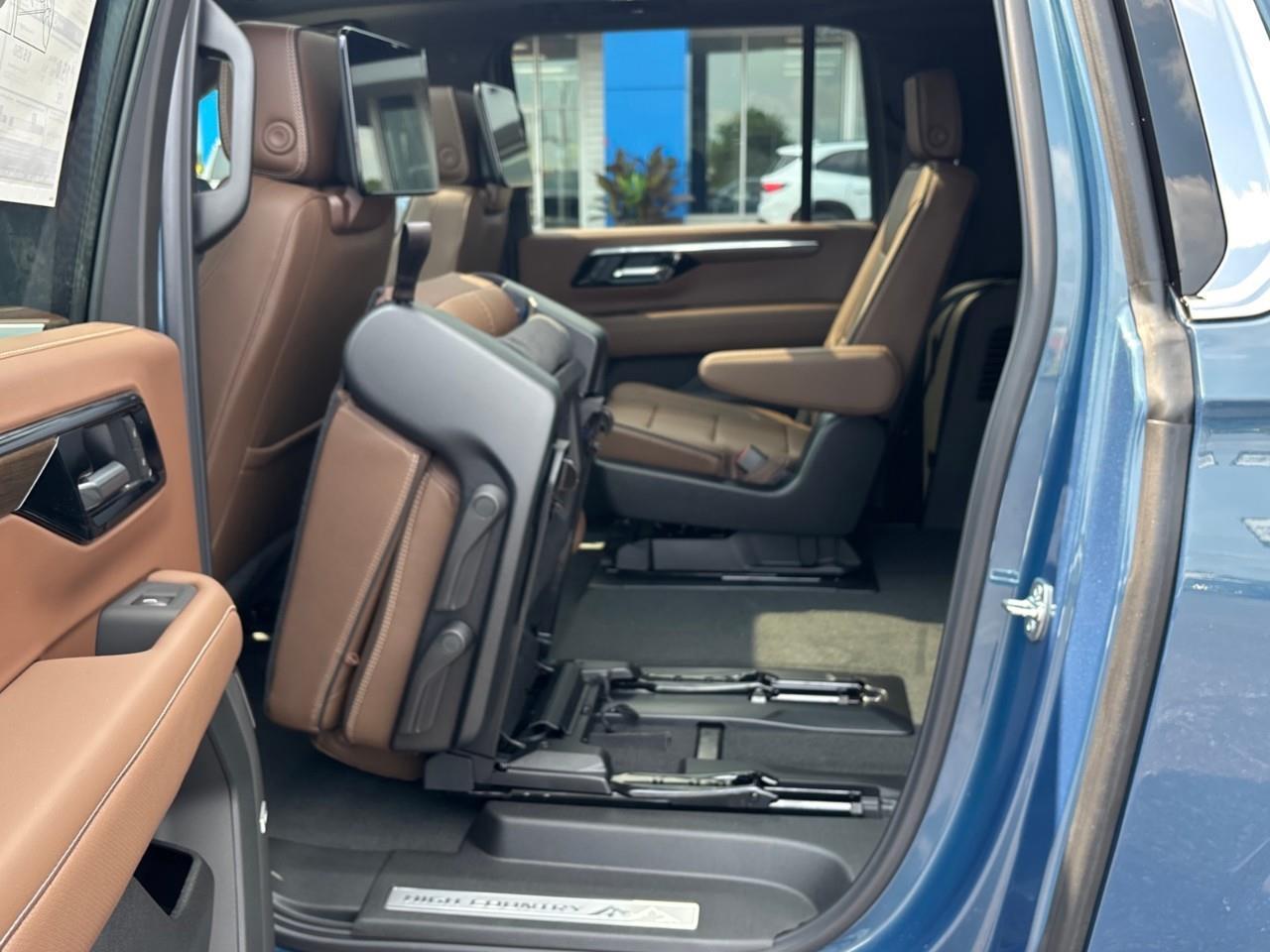 2026 Chevrolet Suburban High Country New Full Size 7 Passenger 4X4 SUV with Heated and Ventilated Front Seats, Heated Second Row Seats, Heated Steering Wheel, Max Trailering Package, Super Cruise Hands Free Driving, Panoramic Sunroof, Dr Photo