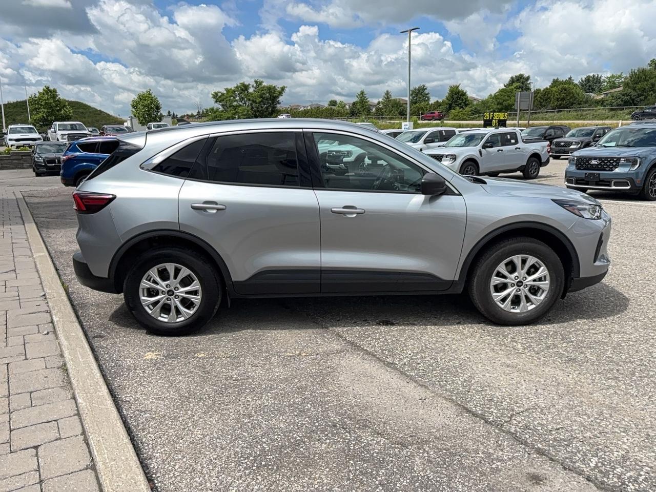 2024 Ford Escape AWD, HEATED WHEEL, HEATED SEATS, REMOTE START! Photo3