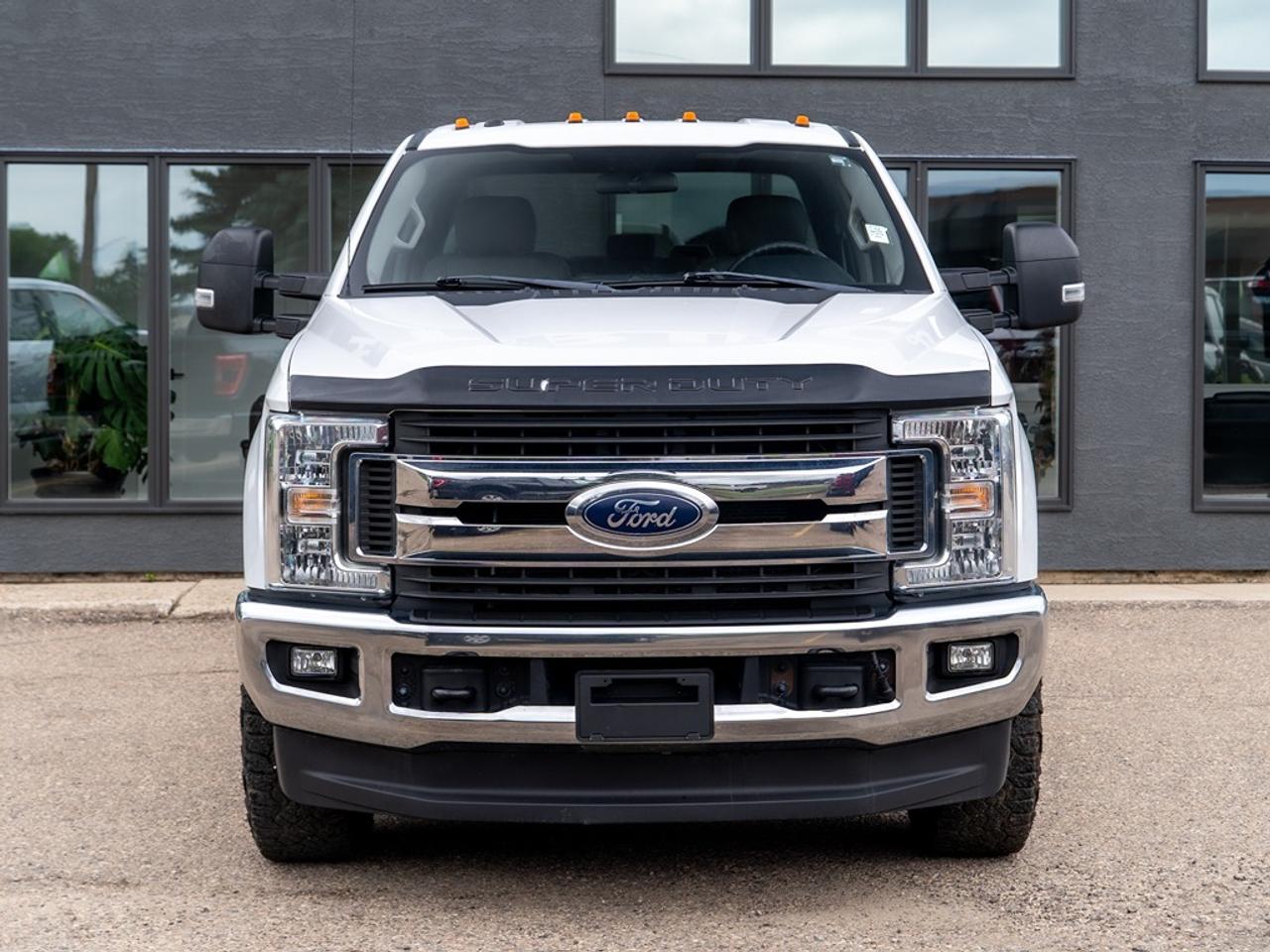 2018 Ford SUPER DUTY F-250 SRW XLT Photo2