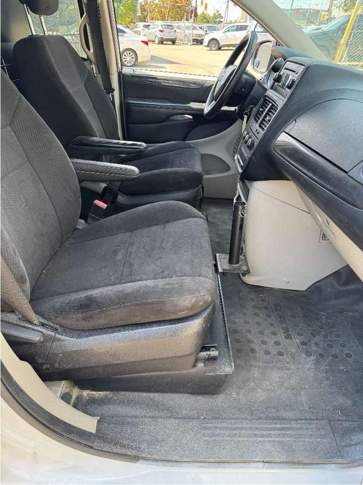 2012 Dodge Grand Caravan dodge crand caravan cargo Photo