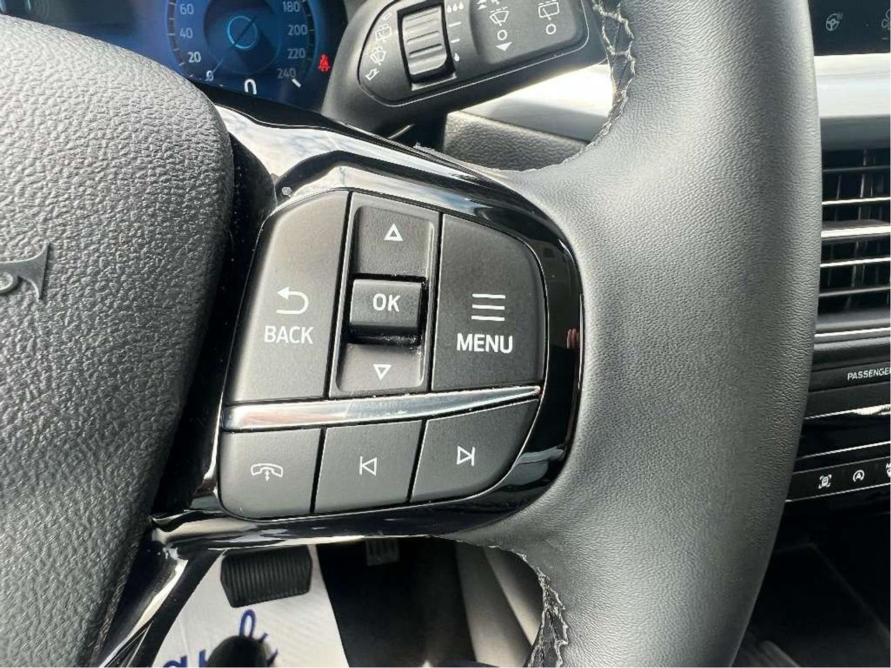 2025 Ford Escape Platinum AWD *LTHR *NAVI *PWR SEATS *PWR LIFTGATE Photo