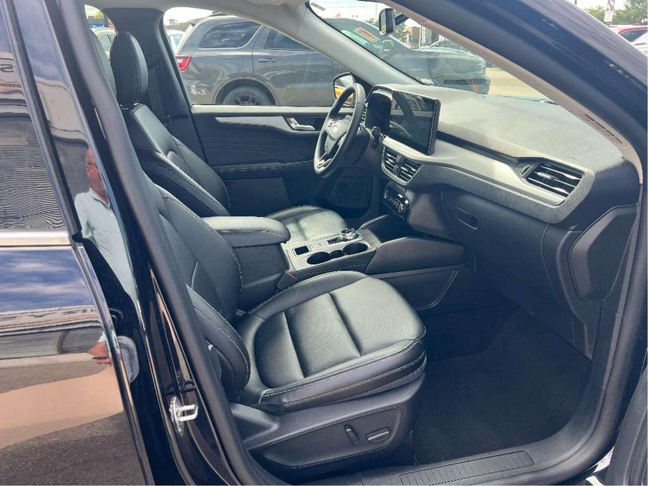 2025 Ford Escape Platinum AWD *LTHR *NAVI *PWR SEATS *PWR LIFTGATE Photo