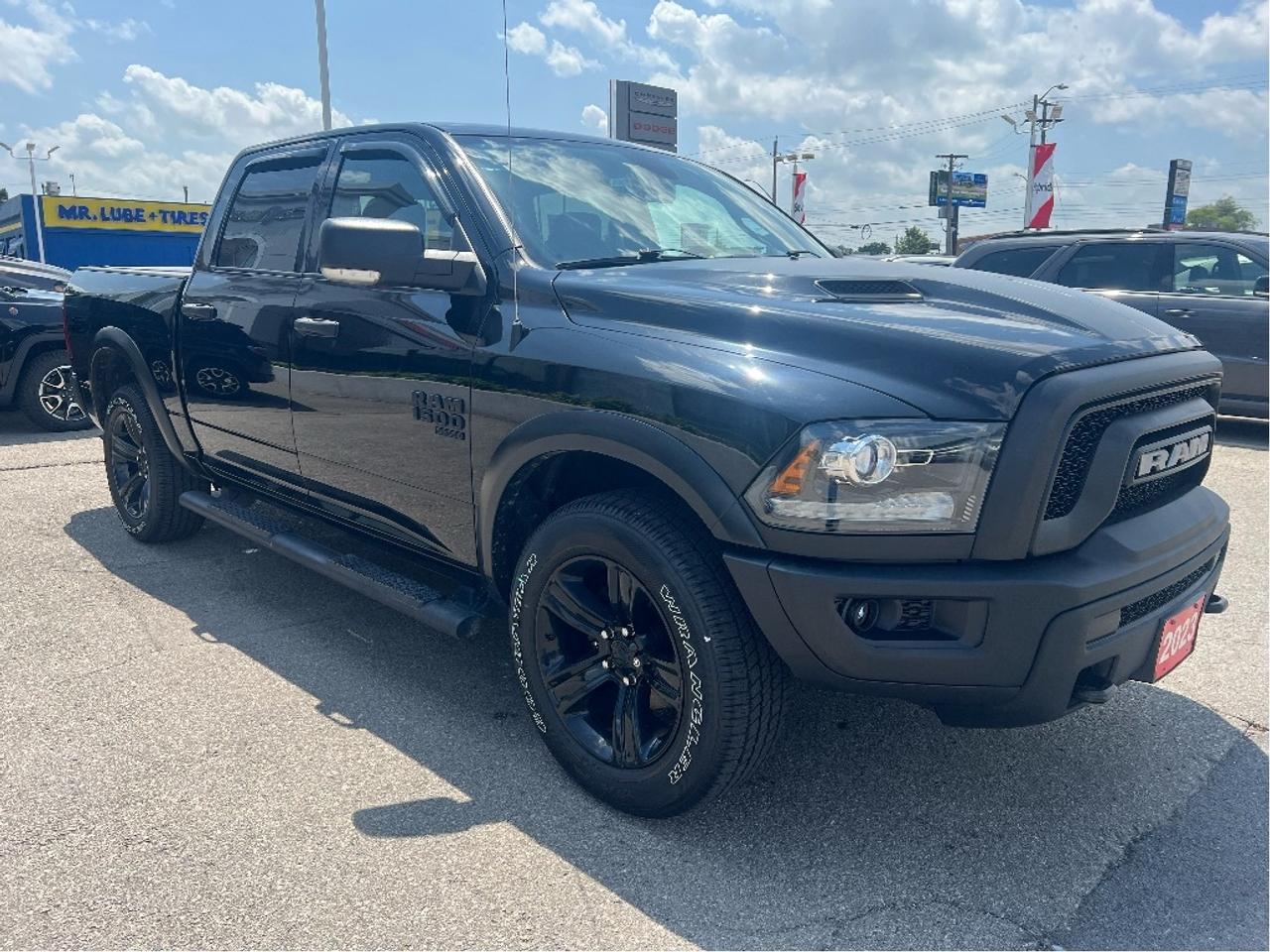2023 RAM 1500 Classic Warlock Crew 4x4 V6 *TONNEAU *LINER *STEPS *HITCH Photo4