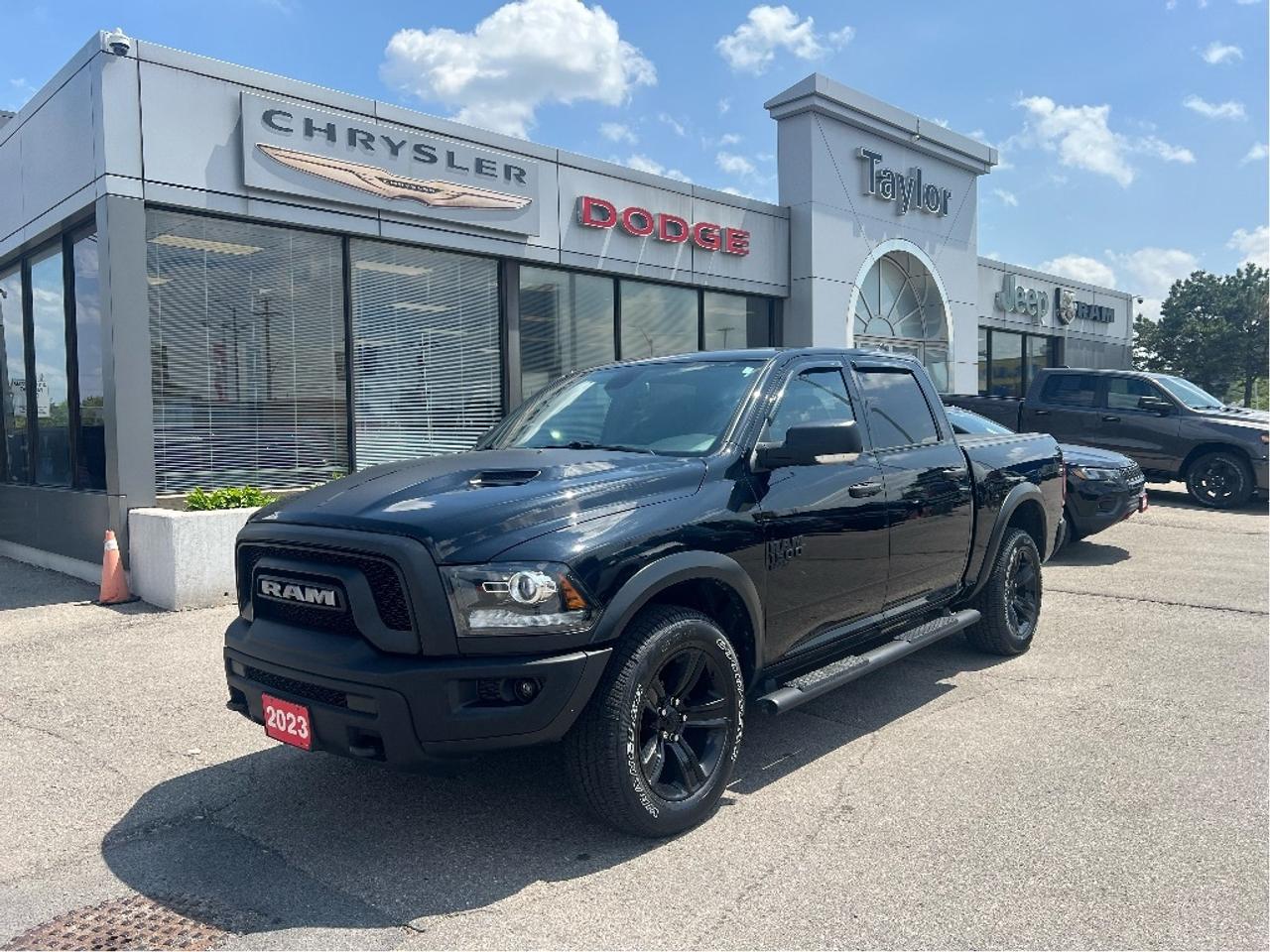 2023 RAM 1500 Classic Warlock Crew 4x4 V6 *TONNEAU *LINER *STEPS *HITCH Photo